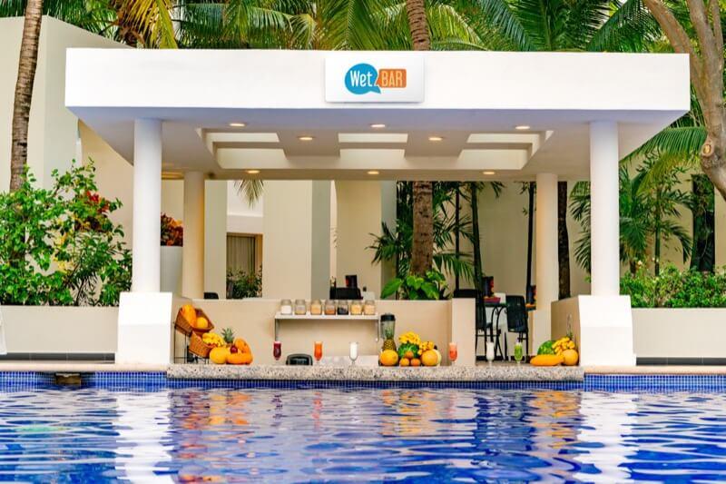 Las Palmas Bar Image