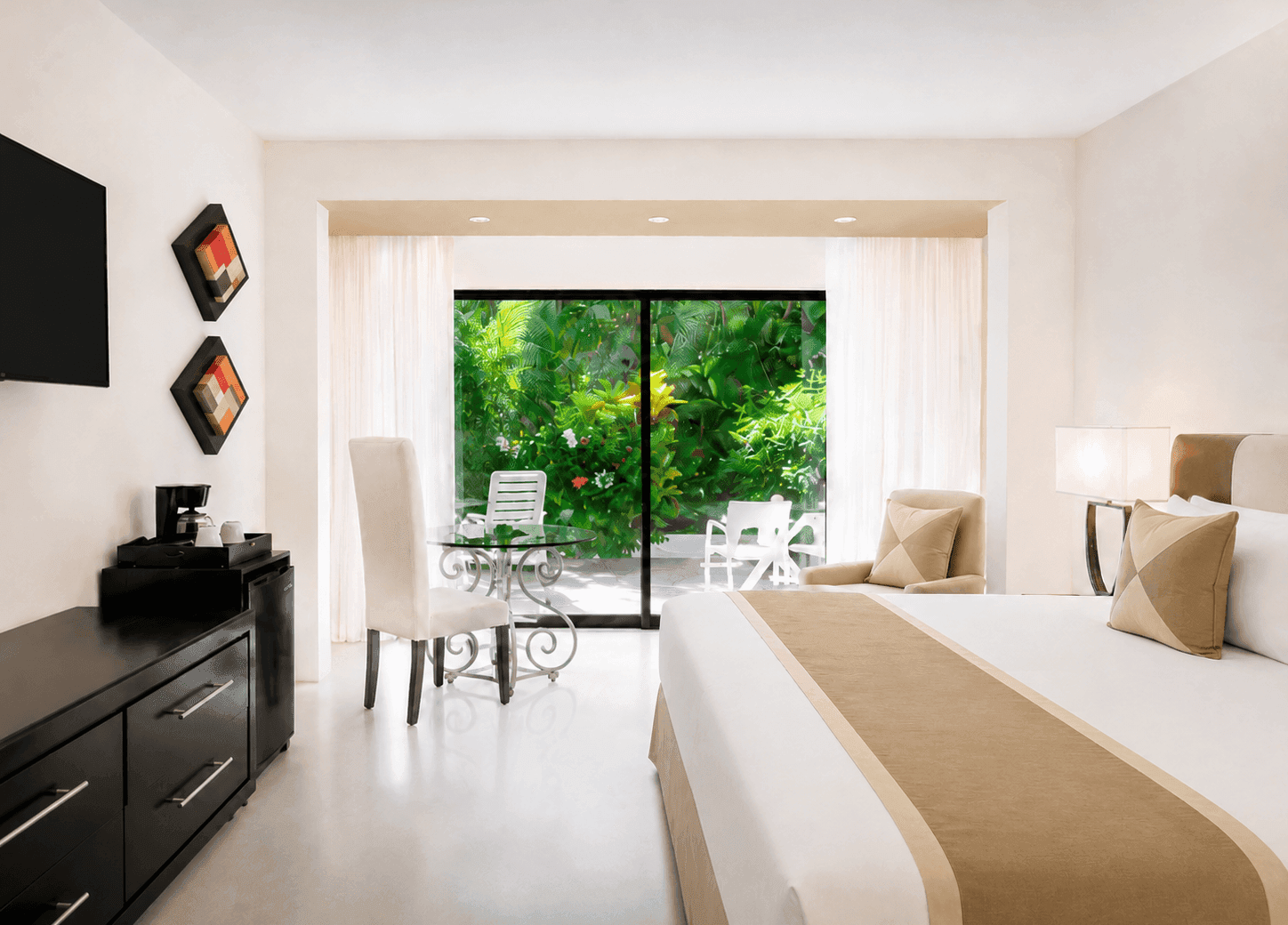 Standard room at The Sens Riviera (2)