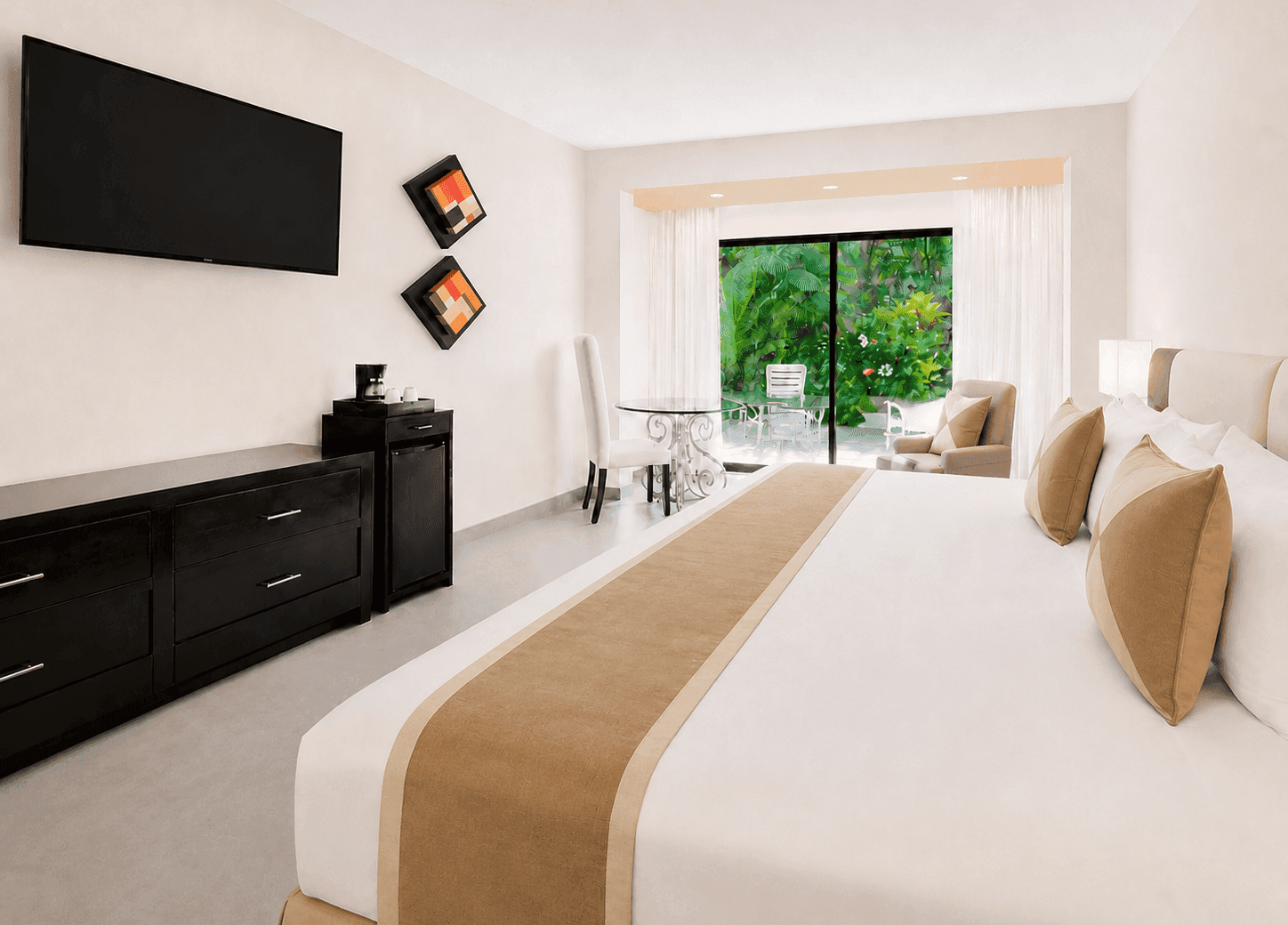 Standard room at The Sens Riviera (4)
